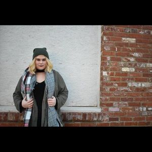 Meet your Posher, Corrie